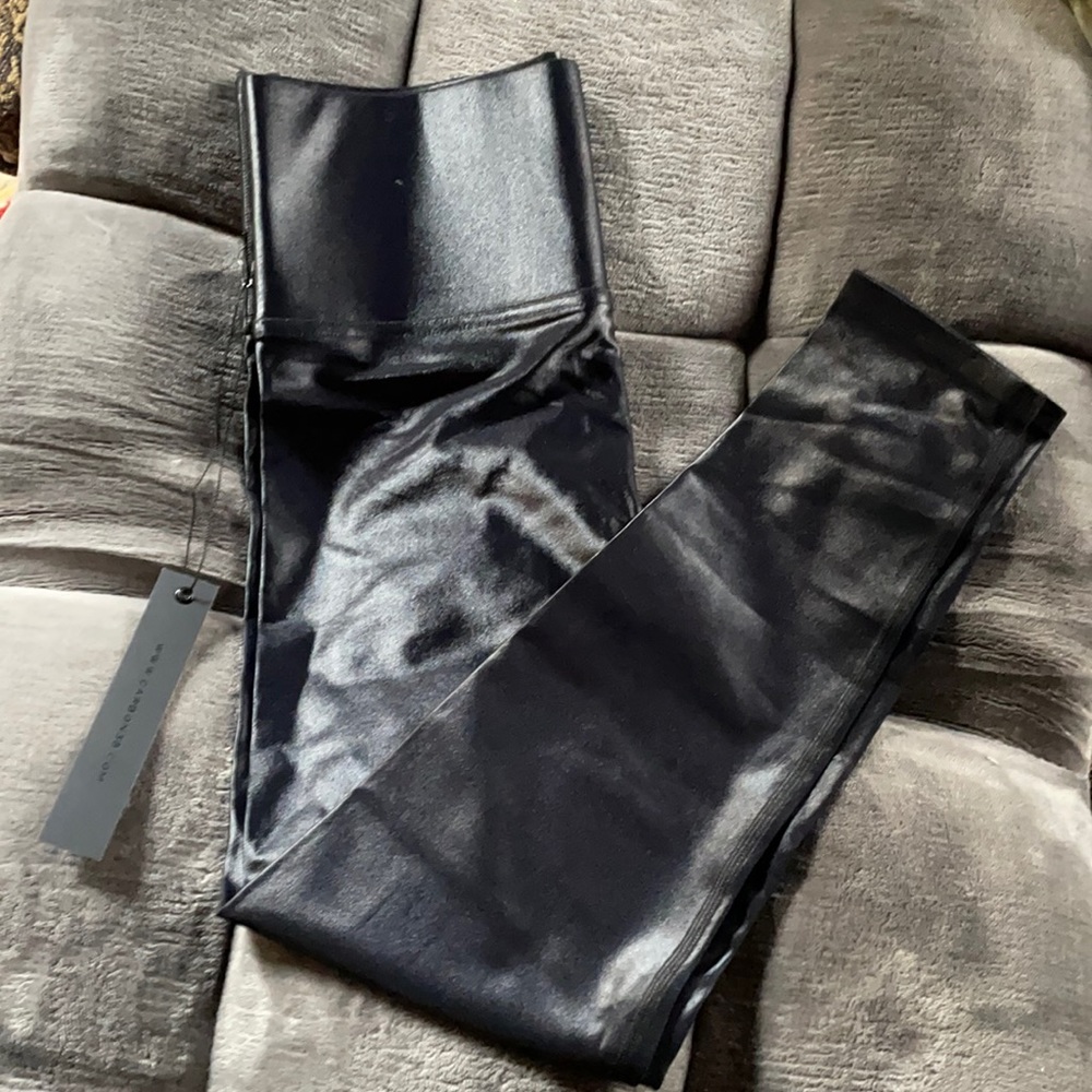 NWT S Carbon 38 High Waist Shimmer Black Leggings